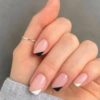 مدل برای کاشت ناخن