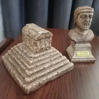 مجسمه و مقبره کوروش کبیر