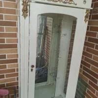یک عدد بوفه ویک عدد تابلوفرش ونیکاد