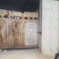 درب آهنی با چارچوب فلزی سنگین قدیمی  ۲.۲۰×۳متر