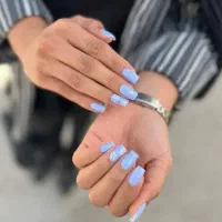 آموزش و انجام خدمات کاشت ناخن