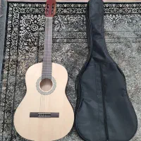 گیتار کلاسیک سالم