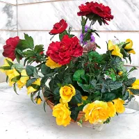 سبد گل مصنوعی