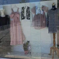 خیاطی و فروش لباس زنانه
