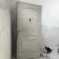 درب آپارتمانی و اتاقی