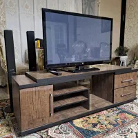 تلویزیون با میز