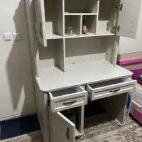 میز تحریر کتابخانه ای