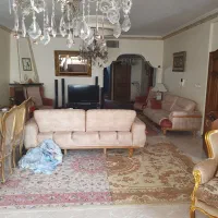 نزدیک مراکز تجاری و۲ دقیقه تا مترو