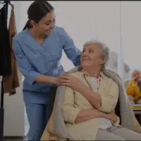 پرستار سالمند خانم شبانه روزی