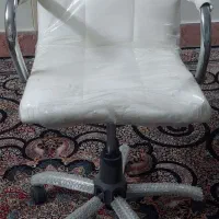 فروش تعدادی صندلی و لوستر اداری