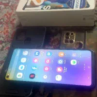 گوشی درحد آکبند گوشی کمتر از یکساله کار کرده