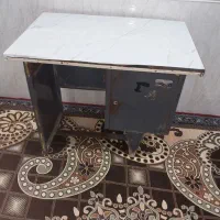 میز فلزی