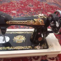 یک عدد چرخ خیاطی
