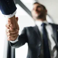 استخدام بازاریاب و ویزیتو حضوری (شیراز)