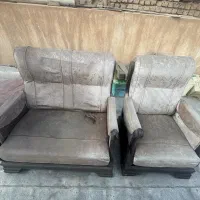 یک‌ دست مبل ۶ نفره یک کاناپه ۳ نفره بهمراه پاف