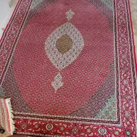 یک عدد فرش ۹ متری  ابعاد ۲/۵در۳/۵