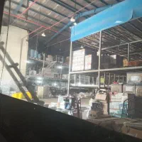 کارگر انبار