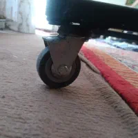 چرخ طب|درام و پرکاشن|نقده, |دیوار