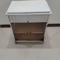 میز چوبی با پایه های  چرخدار