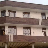 رهن و اجاره ی ۴ باب مغازه ی تجاری