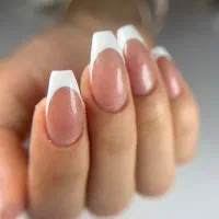 اموزش کاشت ناخن و مژه و لیفت + مدرک فنی حرفه ای