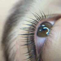 کاشت مژه و لیفت ابرو