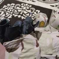 دو جفت پوتین لباس