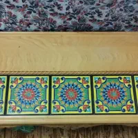 میز چوب و کاشی