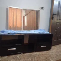میز تلویزیون و اینه قدی