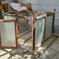 یک عدد نورگیر ساختمان