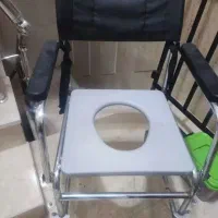 صندلی حمام برای بیمار نیازمند لازم دارم