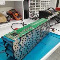 باتری لیتیومی موتور برقی. اسکوتر و وسایل شارژی