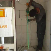 استخدام کارگر لوله‌کشی