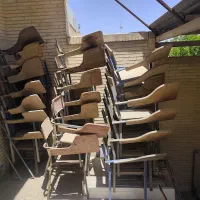 صندلی دانش اموز