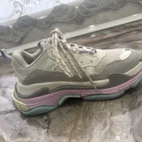 کتونی بالنسیگا مدل triple s