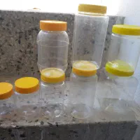 ظرف پلاستیکی ، استند فنجان،سینی استیل و چوب لباسی،
