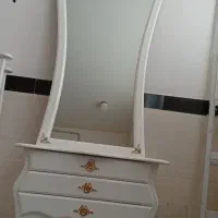 آیینه و کنسول