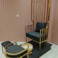 صندلی کوتاهی و اصلاح و میکاپ و پدیکور