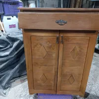 جاکفشی و گهواره تخت کنار مادر