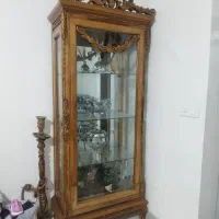 ویترین تمام چوب کار دست