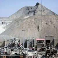 استخدام سرویس کار کامل و نگهبان برای معدن شن وماسه