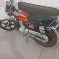 یک دستگاه موتور سیکلت پرواز ۲۰۰