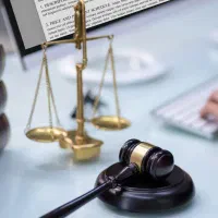 وکیل پایه یک دادگستری