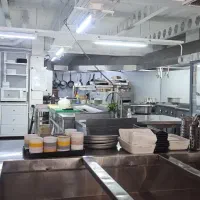 استخدام در آشپزخانه فست فود