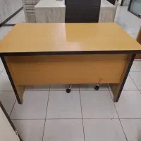 ۵ میز کارشناسی،۲ عدد جدا کننده میزهاباجای کیس
