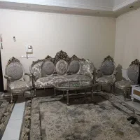 فروش فوری مبل ۹نفره تاج دار و فرش ۹متری ۱۲۰۰شانه