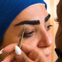کاشت ابرو
