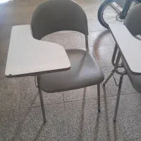 صندلی دانشجویی