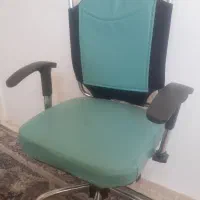 صندلی چرخدار اداری بسیار تمیز