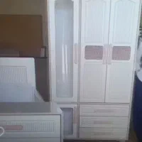 تخت وکمد نوزاد